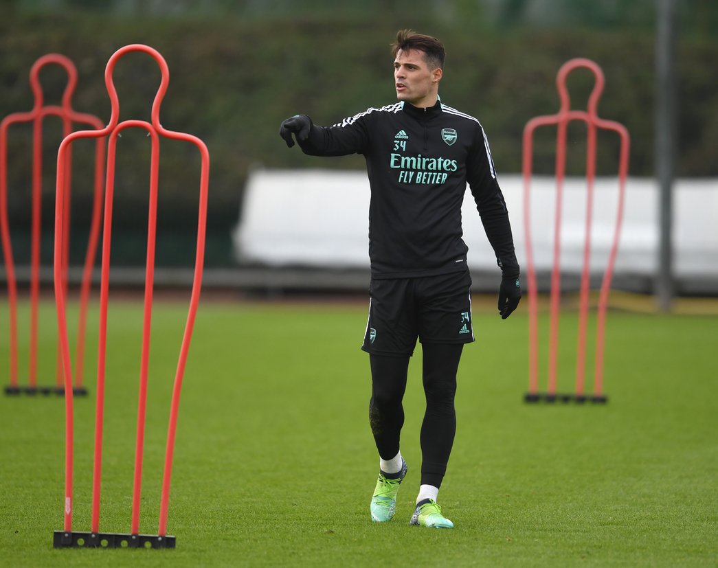Premier League Agent Meets With Liverpool And Arsenal Premier League Agent Meets With Liverpool And Arsenal