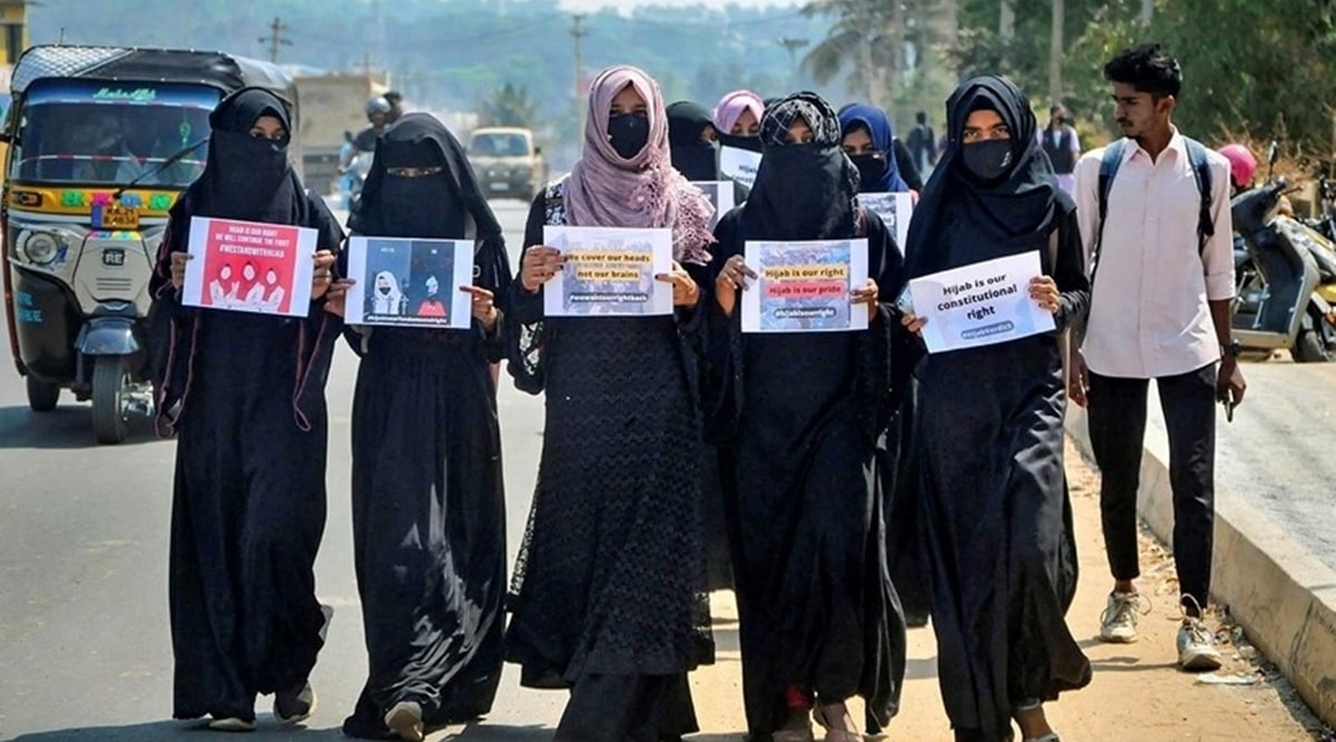 Public Debate Ignites Over Macron Party's Proposed Hijab Ban For Minors Public Debate Ignites Over Macron Party's Proposed Hijab Ban For Minors
