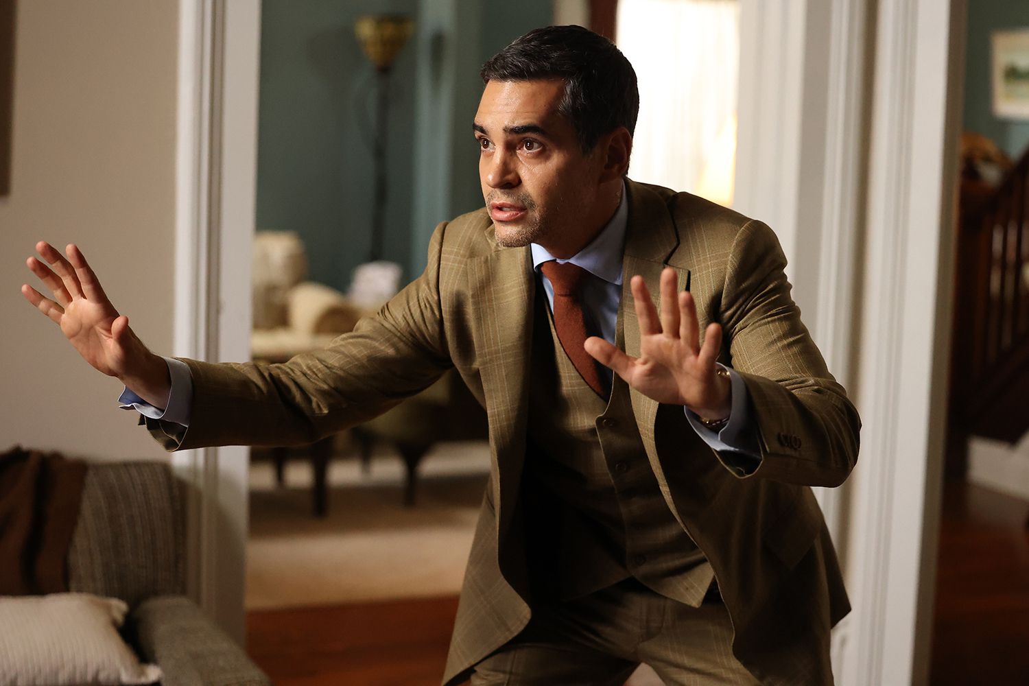 Ramon Rodriguez: Will Trent Star Reveals Triple Scorpion Sting While Sleeping Ramon Rodriguez: Will Trent Star Reveals Triple Scorpion Sting While Sleeping