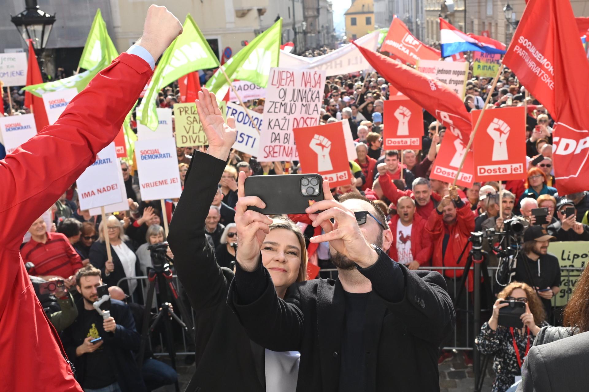 Reakcije Na Prosvjed U Teslinom Izložbenom Prostoru U Berlinu: Prijetnja Okolišu Ili Marketinški Trik? Reakcije Na Prosvjed U Teslinom Izložbenom Prostoru U Berlinu: Prijetnja Okolišu Ili Marketinški Trik?