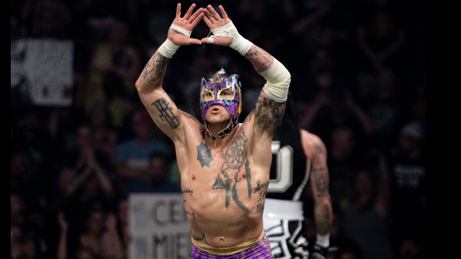Rey Fenix Officially Joins WWE SmackDown Next Week Rey Fenix Officially Joins WWE SmackDown Next Week