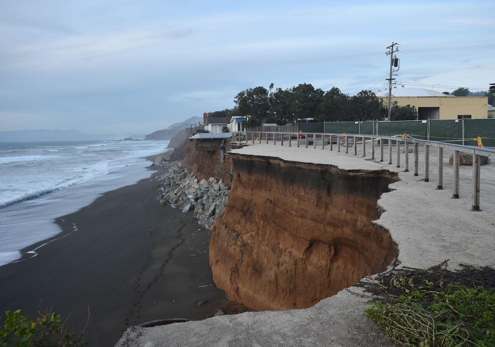 Rising Sea Levels: Catastrophe For Coastal Communities Rising Sea Levels: Catastrophe For Coastal Communities