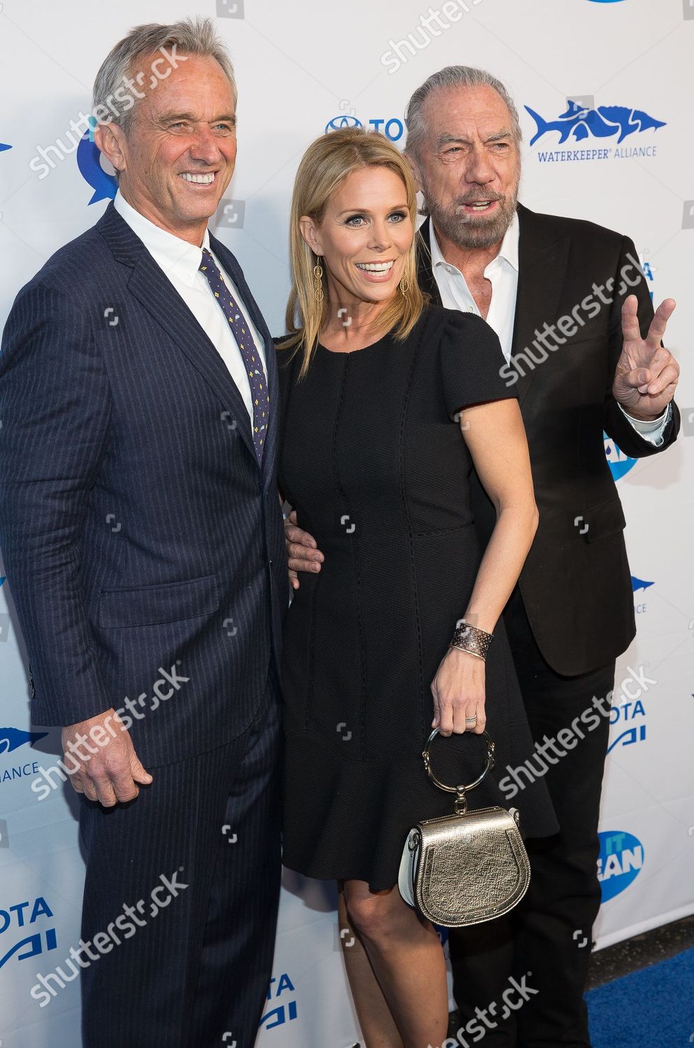 Robert F. Kennedy Jr. Faces Ultimatum From Cheryl Hines Amidst Sexting Allegations Robert F. Kennedy Jr. Faces Ultimatum From Cheryl Hines Amidst Sexting Allegations