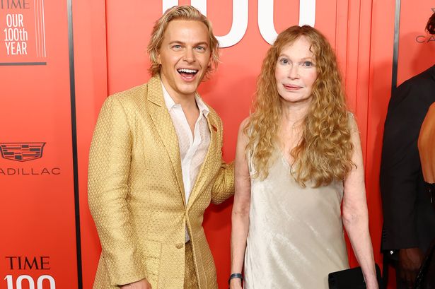 Ronan Farrow's Role In Mia Farrow's Potential Comeback Ronan Farrow's Role In Mia Farrow's Potential Comeback