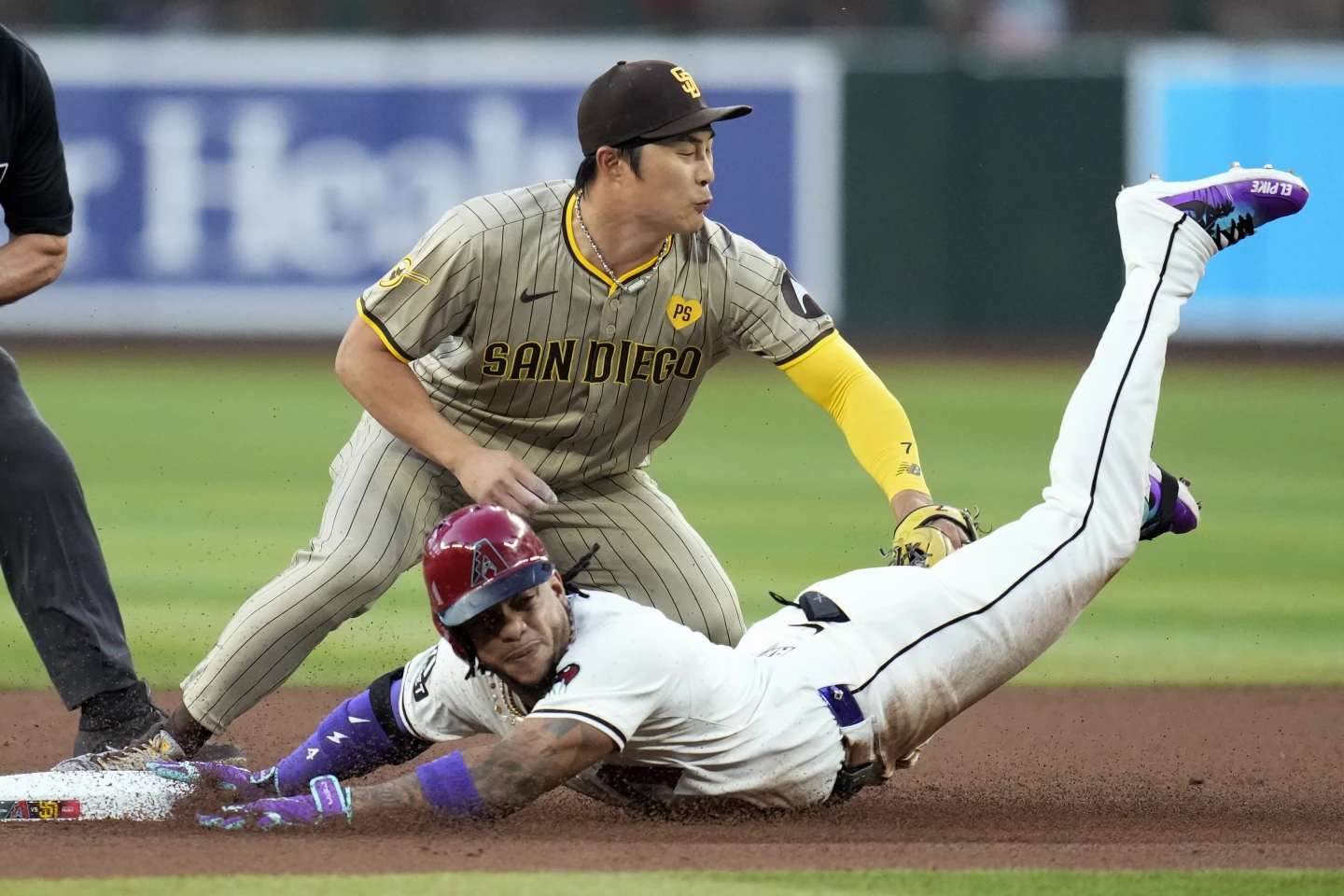 San Diego Padres Secure 10th Win: Early Season Lead Over Athletics San Diego Padres Secure 10th Win: Early Season Lead Over Athletics