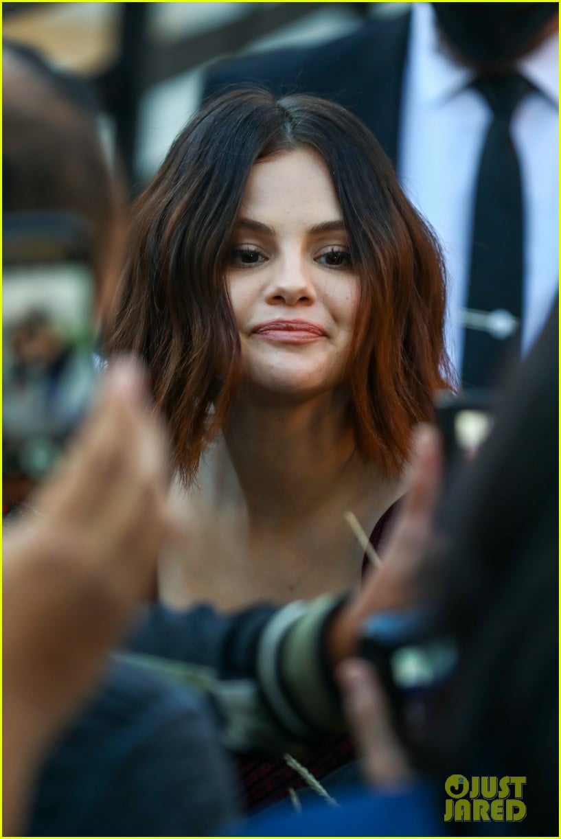 Selena Gomez Rocks A Leather Dress: Hot Outfit Inspo Selena Gomez Rocks A Leather Dress: Hot Outfit Inspo