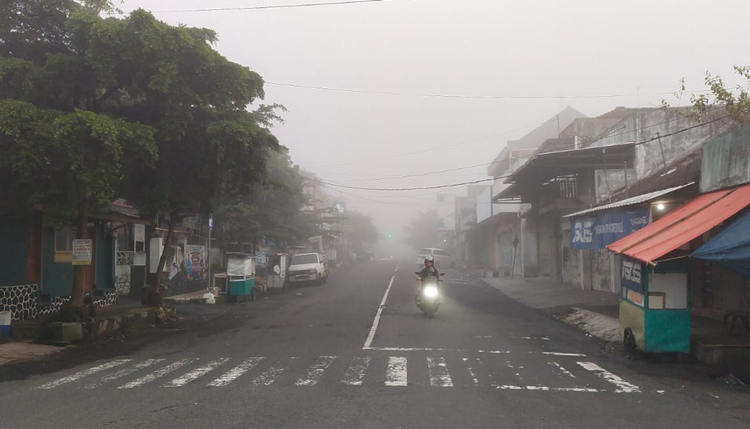 Semarang Hujan Pukul 1 Siang: Prakiraan Cuaca Besok (26 Maret) Di Jawa Tengah Semarang Hujan Pukul 1 Siang: Prakiraan Cuaca Besok (26 Maret) Di Jawa Tengah