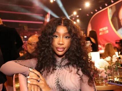 Sesame Street: SZA's New Song Promotes Gratitude With Elmo Sesame Street: SZA's New Song Promotes Gratitude With Elmo