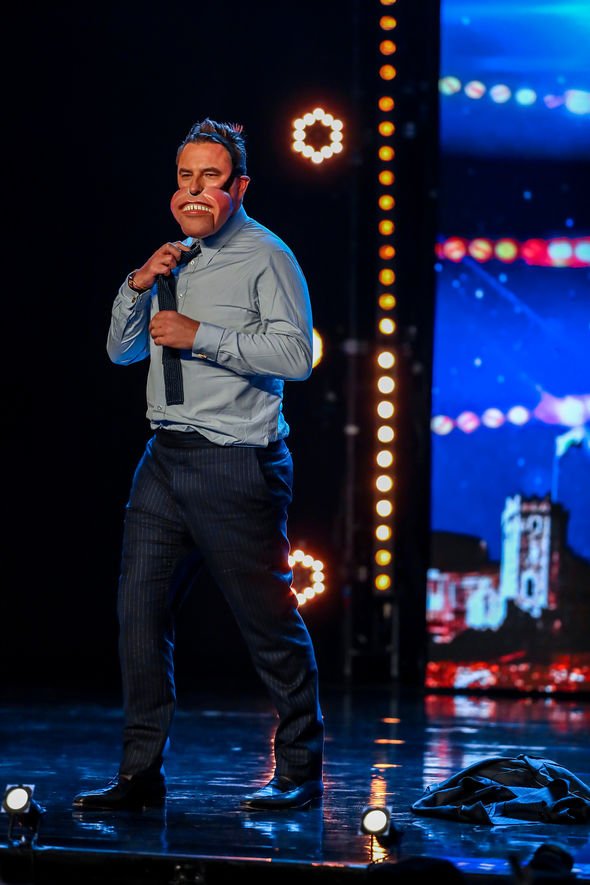 Showbiz News: David Walliams And Simon Cowell's Relationship Explodes Showbiz News: David Walliams And Simon Cowell's Relationship Explodes