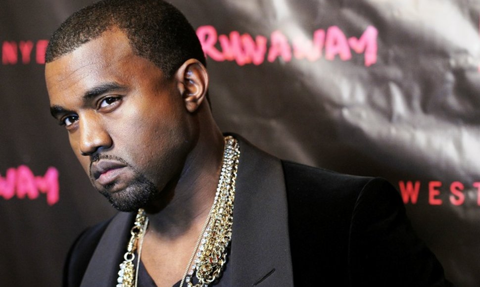 Skandalas: Kanye Westas Paviešino Intymią Biancos Censori Nuotrauką Skandalas: Kanye Westas Paviešino Intymią Biancos Censori Nuotrauką