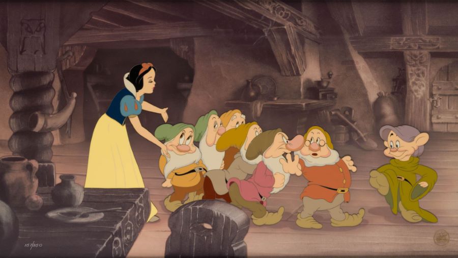 Snow White's Opening Weekend: A Critical And Commercial Failure Snow White's Opening Weekend: A Critical And Commercial Failure