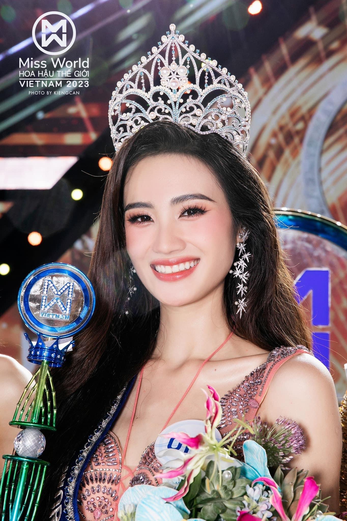 Sophia Huỳnh Trần: Từ Gia Thế Đến Thành Công Trong Thế Giới Pickleball Sophia Huỳnh Trần: Từ Gia Thế Đến Thành Công Trong Thế Giới Pickleball