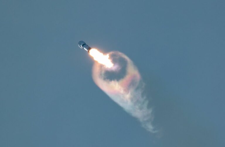 SpaceX's Falcon 9 Launches Another 27 Starlink Satellites SpaceX's Falcon 9 Launches Another 27 Starlink Satellites