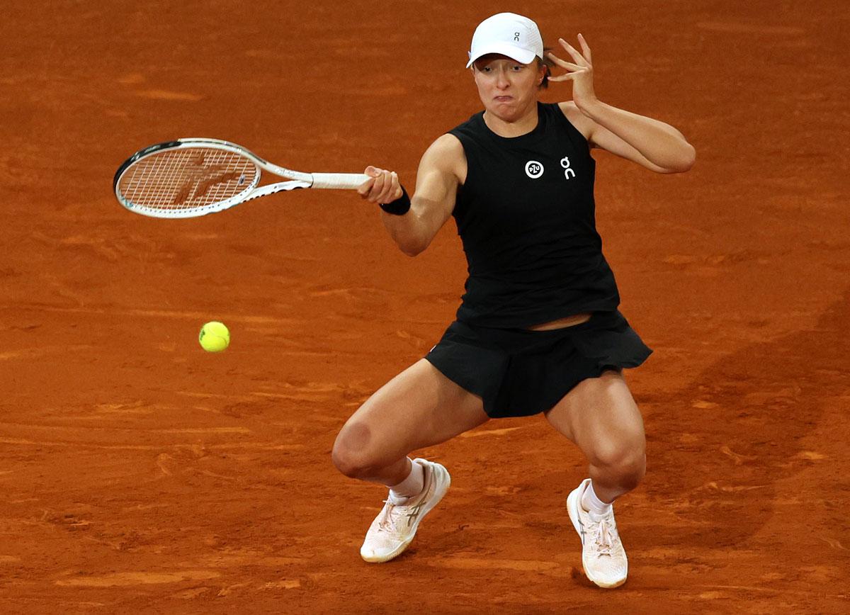 Straight-Sets Loss Ends De Minaur's Madrid Open Run; Świątek Advances Straight-Sets Loss Ends De Minaur's Madrid Open Run; Świątek Advances