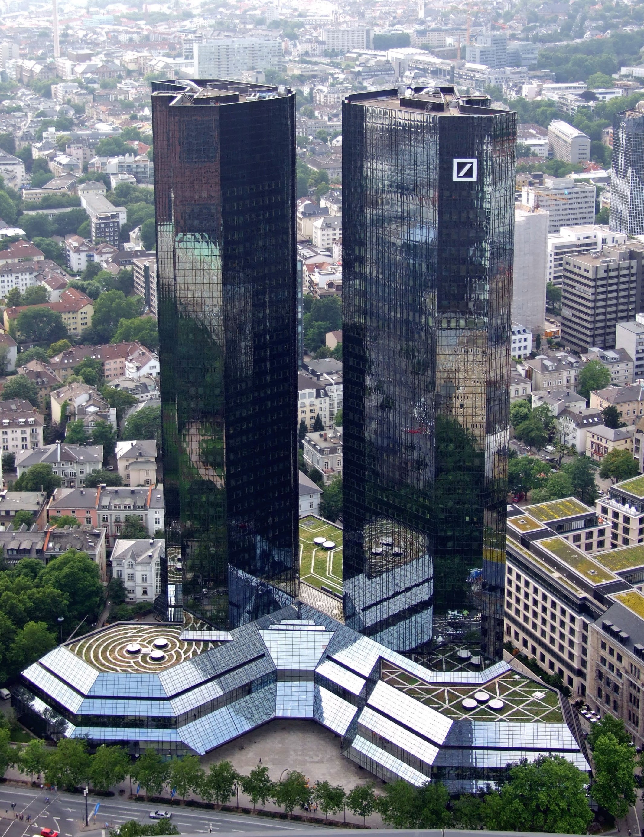 The Rise Of Deutsche Bank's FIC Trading Team The Rise Of Deutsche Bank's FIC Trading Team