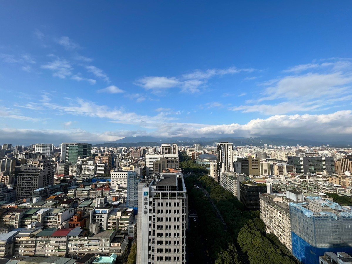 The Ultra Wealthy And The Luxury Real Estate Market: Navigating Economic Uncertainty The Ultra Wealthy And The Luxury Real Estate Market: Navigating Economic Uncertainty