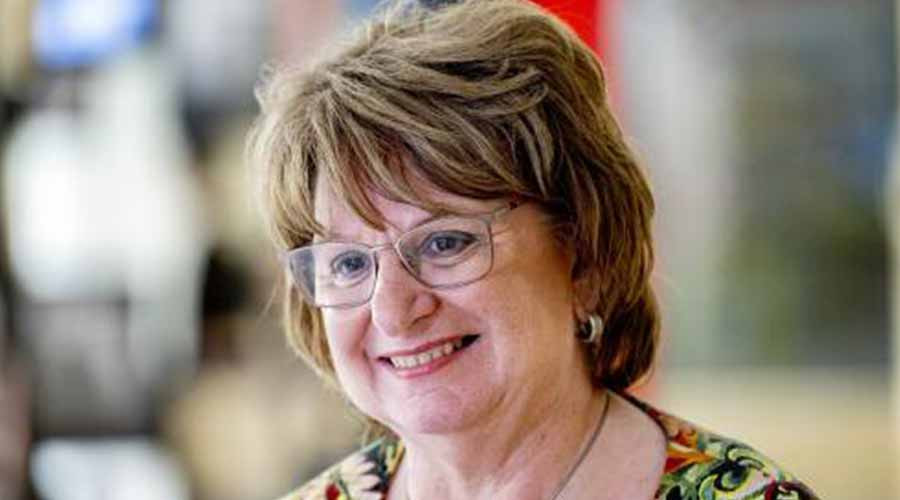 Toezichthouder NPO Eist Gesprek Met Bruins Over Leeflang Toezichthouder NPO Eist Gesprek Met Bruins Over Leeflang