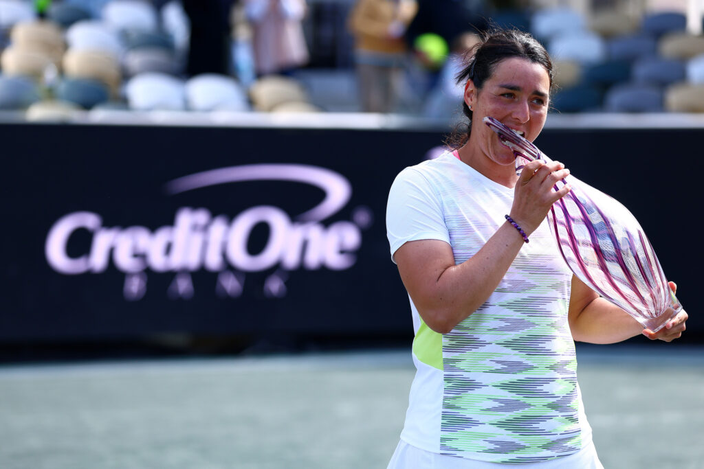 Top Seed Pegula Claims Charleston Title After Thrilling Match Against Collins Top Seed Pegula Claims Charleston Title After Thrilling Match Against Collins