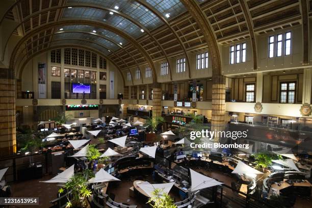 Trump's Tariff Decision: 8% Surge In Euronext Amsterdam Stock Trading Trump's Tariff Decision: 8% Surge In Euronext Amsterdam Stock Trading