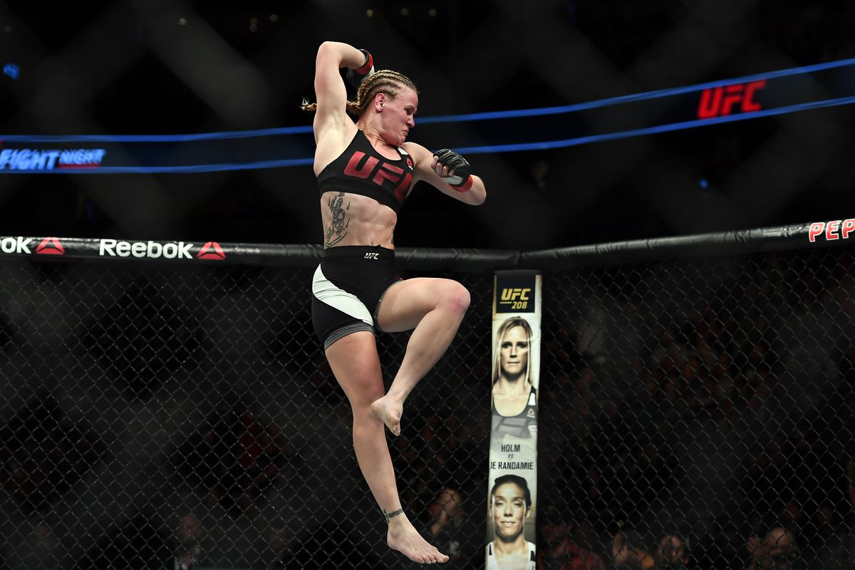 UFC Champion Valentina Shevchenko's Custom Dragon Gear Unveiled UFC Champion Valentina Shevchenko's Custom Dragon Gear Unveiled