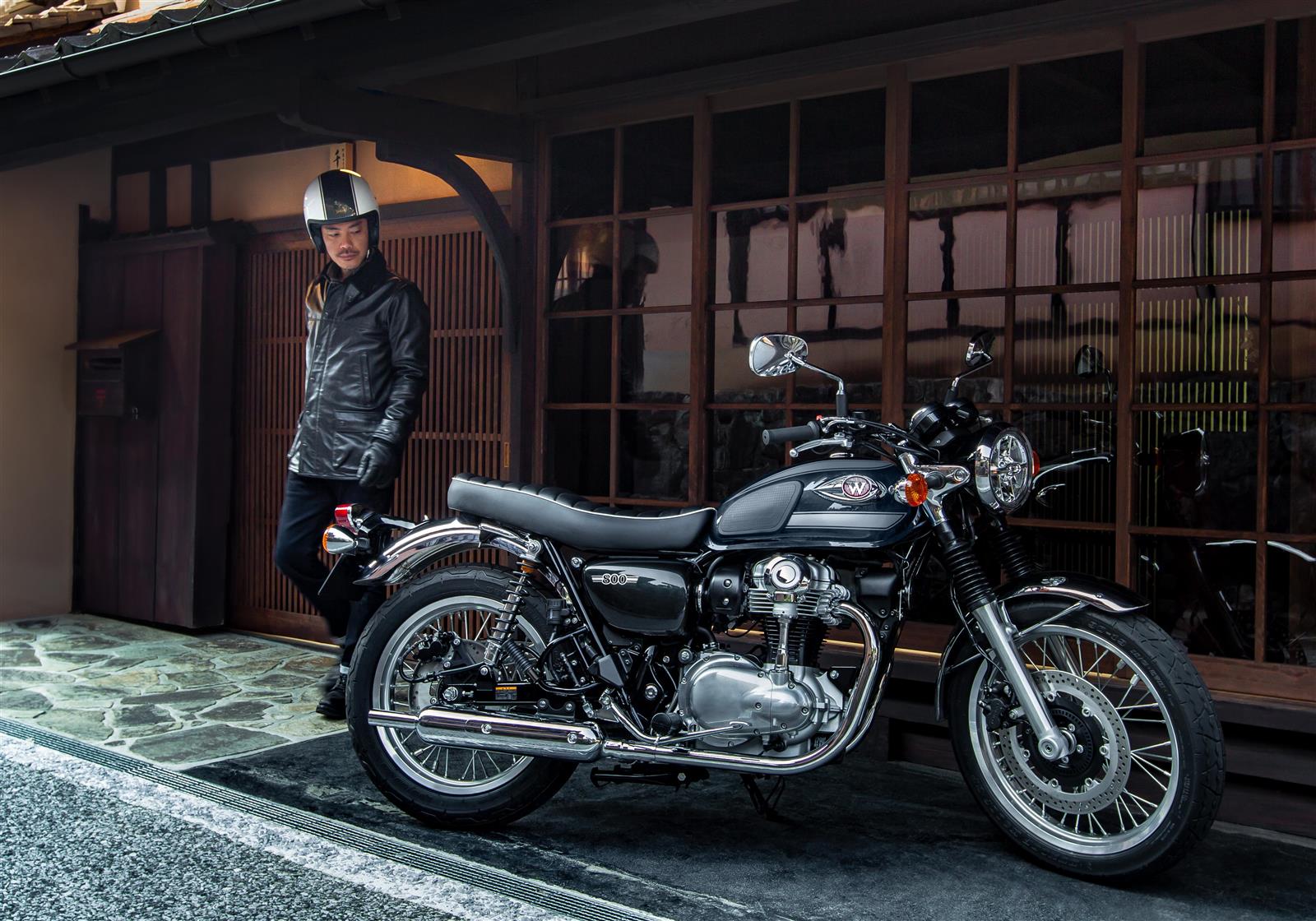 Ulasan Lengkap: Kawasaki W800 MY 2025 - Harga, Spesifikasi & Desain Ulasan Lengkap: Kawasaki W800 MY 2025 - Harga, Spesifikasi & Desain