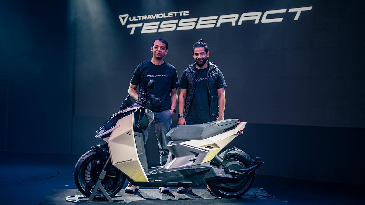 Ultraviolette Tesseract ने 50,000 बुकिंग्स पार कीं: जानिए क्या है इसकी खासियत Ultraviolette Tesseract ने 50,000 बुकिंग्स पार कीं: जानिए क्या है इसकी खासियत
