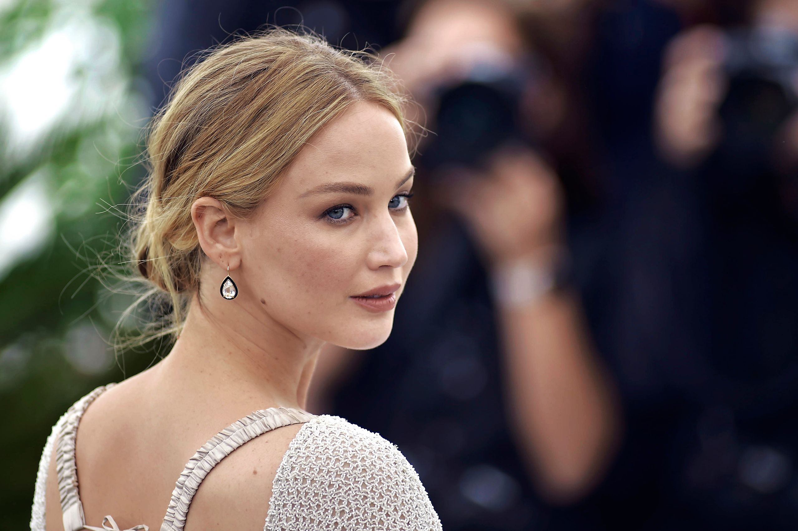 Unfiltered Opinions: What Critics Are Saying About Jennifer Lawrence's New Film Unfiltered Opinions: What Critics Are Saying About Jennifer Lawrence's New Film