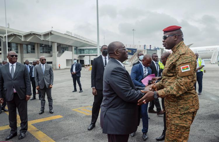 Visite D'amitié Et De Travail Du Président Ghanéen Mahama À Abidjan : Renforcement Des Liens Diplomatiques Visite D'amitié Et De Travail Du Président Ghanéen Mahama À Abidjan : Renforcement Des Liens Diplomatiques