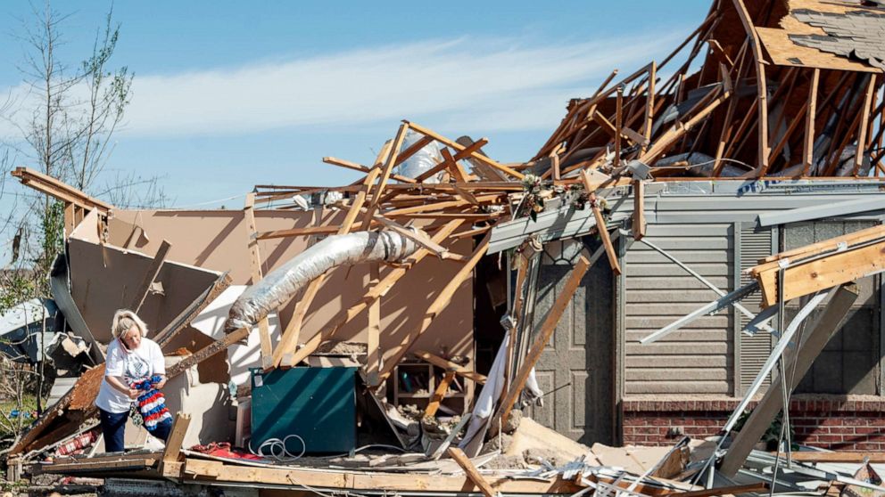 Watch Out For Damaging Winds: A Guide To Fast-Moving Storm Safety Watch Out For Damaging Winds: A Guide To Fast-Moving Storm Safety