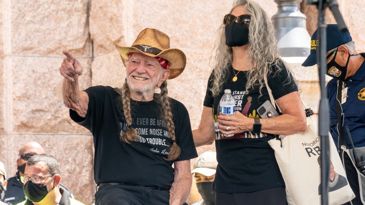 Willie Nelson's Spouse Denies Inaccurate News Story Willie Nelson's Spouse Denies Inaccurate News Story