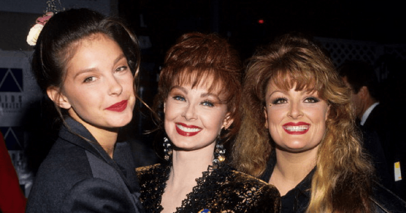 Wynonna & Ashley Judd: A Family Docuseries Reveals Untold Stories Wynonna & Ashley Judd: A Family Docuseries Reveals Untold Stories