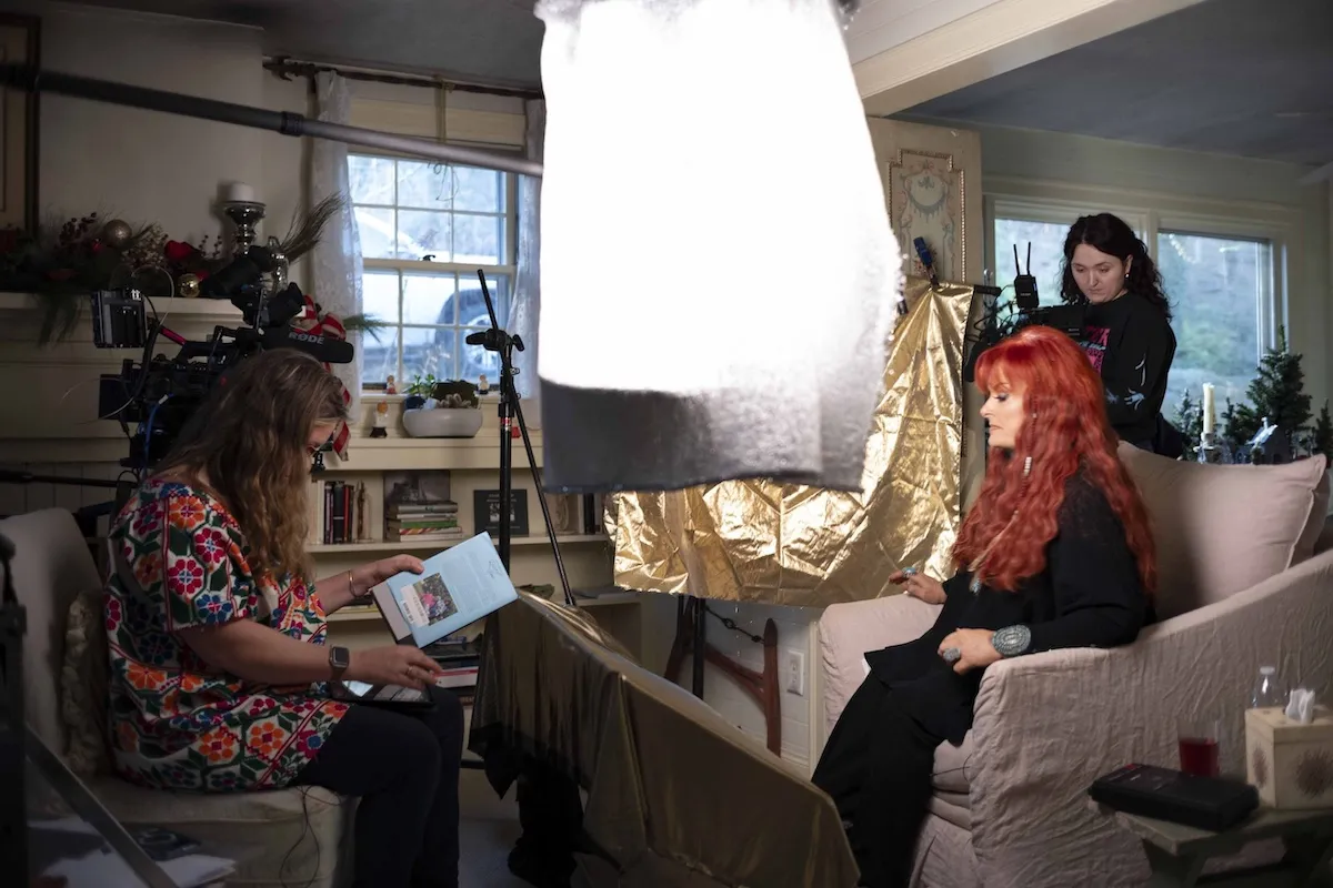 Wynonna And Ashley Judd Open Up: Intimate Family Portraits In New Docuseries Wynonna And Ashley Judd Open Up: Intimate Family Portraits In New Docuseries