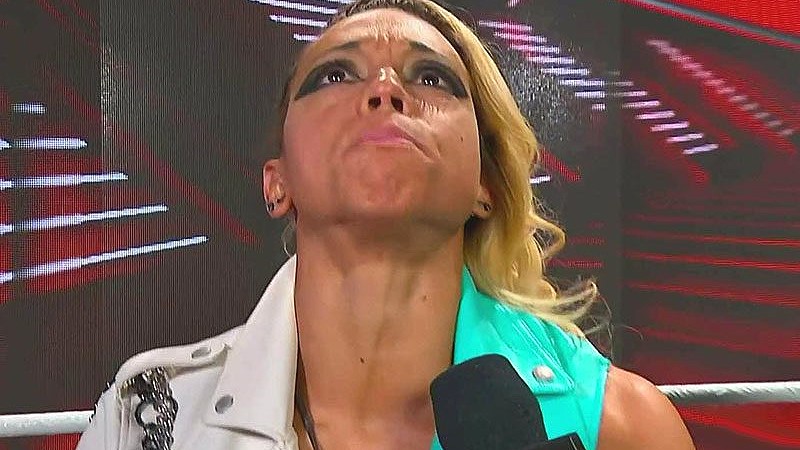 Zoey Stark Suffers Injury On WWE Raw Zoey Stark Suffers Injury On WWE Raw